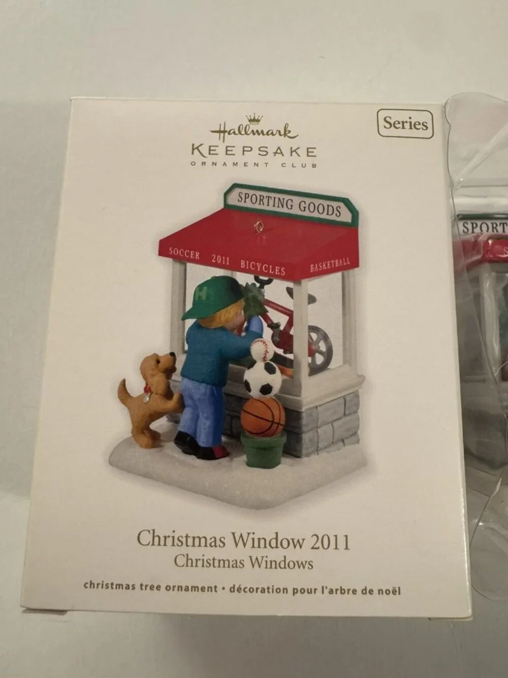 Hallmark Keepsake Christmas Window 2011 Ornament MM40